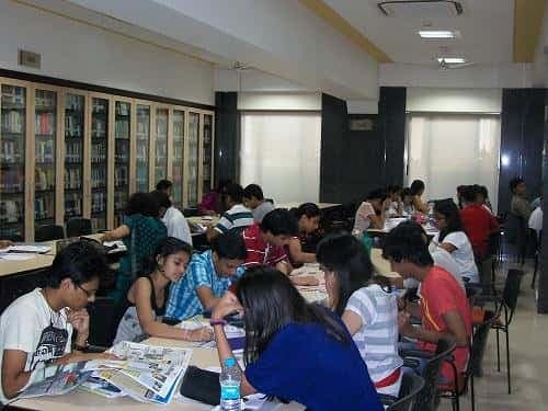 Mithibai College Campus Photo 4